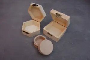 holzschachtel uebersicht scaled 1